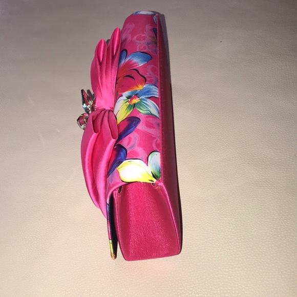 Hat and matching clutch main image 6